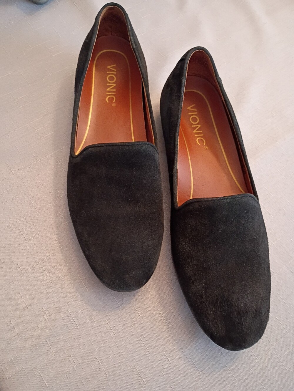 Vionic Black Suede Loafers - Women's Size 6
